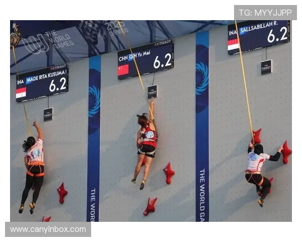 成都攀岩队防反策略解析与攀岩热点发展趋势探讨